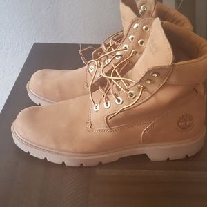 Sold/Timberland men's waterproof boots size 9